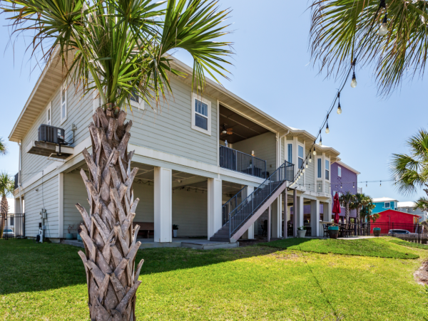 Luxurious 5-Bedroom Coastal Retreat on Navarre
